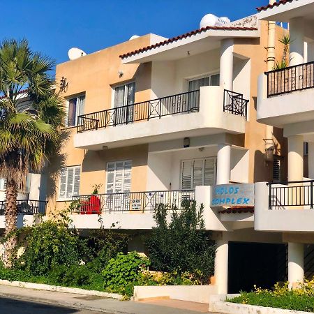 Lighthouse Beach Apartment Paphos Exterior foto